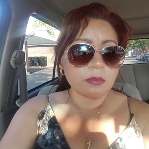 Meet your Posher, Reyna